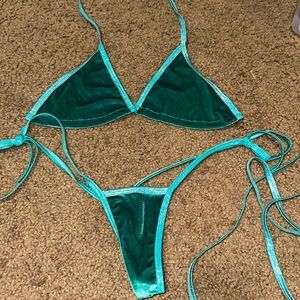 Turquoise sparkly matching dancing set